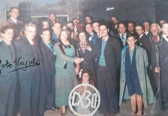 Rosario Núñez en los estudios de Radio Nacional, CX-30, de Montevideo (Archivo Andalucita). 