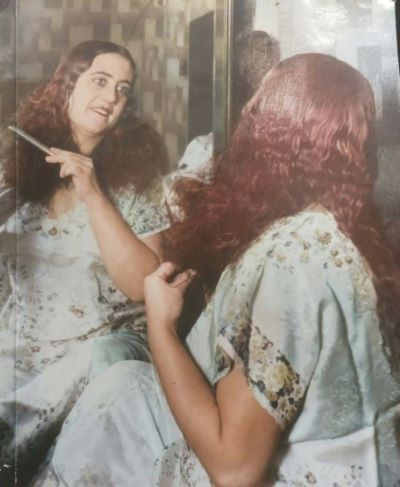 Imagen de Rosario Núñez en su tocador (Archivo Andalucita). 