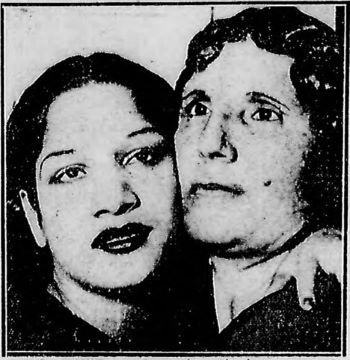 Carmen Amaya junto a su madre, Micaela Amaya (Crítica, 13-3-1937).