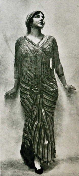 Pastora Imperio (Anales Mundanos, Montevideo, 1915).