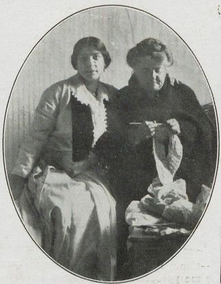 Pastora Imperio con su madre, Rosario la Mejorana (Fray Mocho, Buenos Aires, 3-9-1915).