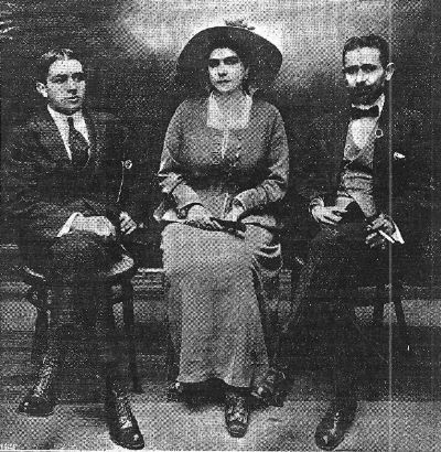 Pastora Imperio en Chile, junto al periodista Muño Gustioz y un amigo (La Unión Ilustrada, 2-3-1916).