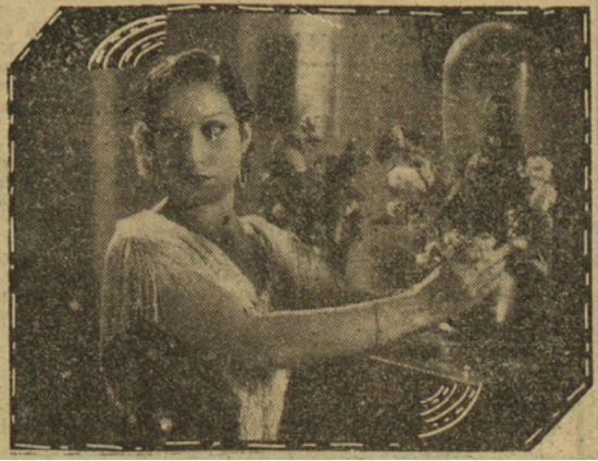 Anita Sevilla en el corto Saeta (La Nación, 26-10-1933).