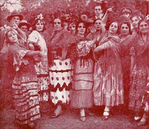 Zambra de las hermanas Gazpachas durante su actuación en Córdoba (Recuerdos de Feria, mayo de 1928).