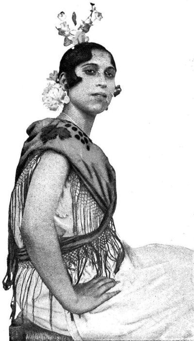 La Salvaora, bailaora de la zambra de La Capitana (Granada Gráfica, enero de 1936, p. 1).
