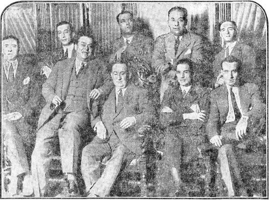 El empresario Vedrines junto a Ramón Montoya y José Cepero, entre otros artistas (Heraldo de Madrid, 3-7-1929).