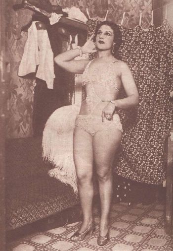 Elena Brito (Crónica, 3-5-1936).