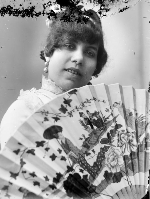 Antonia la Gamba en sus años de juventud (Colección Antonio Esplugas. Arxiu Nacional de Catalunya). 