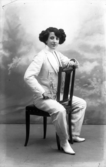 Carmelita Ferrer. Colección Antonio Esplugas, Archivo Nacional de Cataluña.